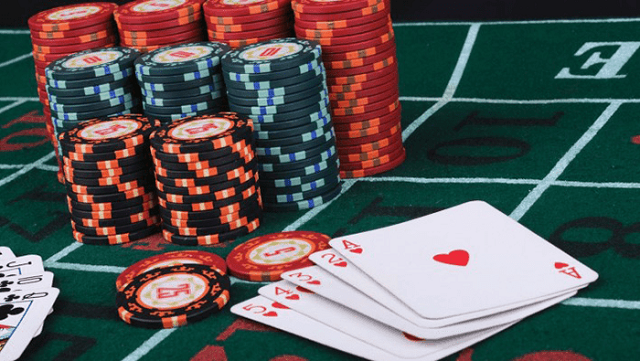 Chơi Poker online ở bàn chơi có 2 thành viên